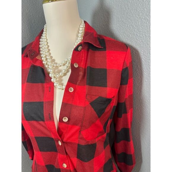 Staple Item Rue 21 Classic Plaid Blouse, Button down Small, Red and Black - Picture 3 of 8